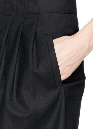 Detail View - Click To Enlarge - ARMANI COLLEZIONI - Pleat wool shorts