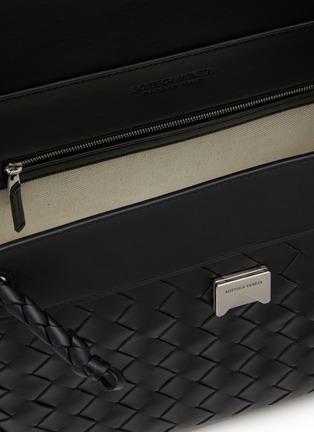 Detail View - Click To Enlarge - BOTTEGA VENETA - Small Andiamo Messenger Avenue Leather Shoulder Bag