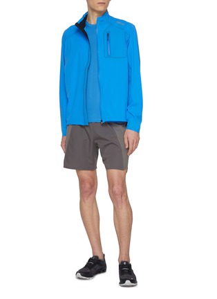 Figure View - Click To Enlarge - SOAR RUNNING - XRun Rainout Shell Jacket