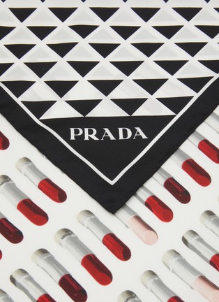 Detail View - Click To Enlarge - PRADA - Symbole Degrade Lipstick Silk Square Scarf