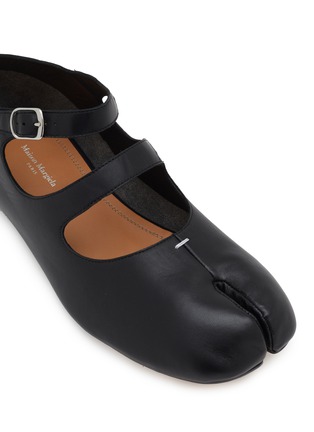 Detail View - Click To Enlarge - MAISON MARGIELA - Tabi Leather Mary Jane Flats