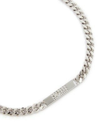 Detail View - Click To Enlarge - MM6 MAISON MARGIELA - Embossed Logo Brass Curb Chain Necklace — Polished Palladio