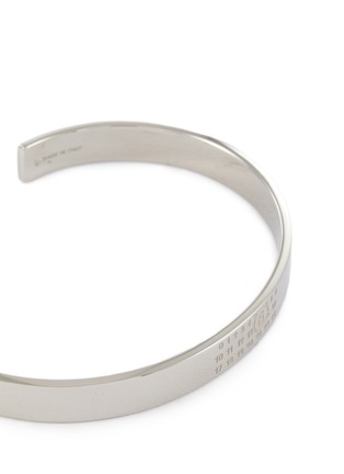 Detail View - Click To Enlarge - MM6 MAISON MARGIELA - Embossed Logo Brass Cuff — Polished Palladio