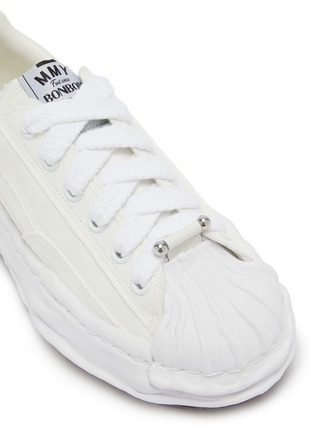 Detail View - Click To Enlarge - BONBOM - x Maison Mihara Yasuhiro Blakey Low Top Women's Sneakers
