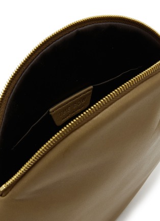 Detail View - Click To Enlarge - THE ROW - Round Bracelet Leather Clutch