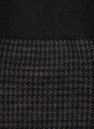 Detail View - Click To Enlarge - PANTHERELLA - Highbury Houndstooth Wool Blend Standard Socks