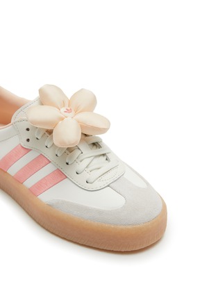Detail View - Click To Enlarge - ADIDAS - Samba Flower Embellished Low Top Leather Women's Sneakers