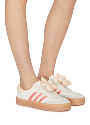Figure View - Click To Enlarge - ADIDAS - Samba Flower Embellished Low Top Leather Women's Sneakers