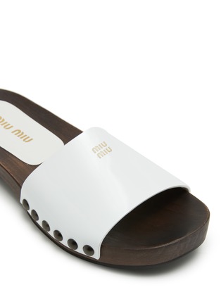 Detail View - Click To Enlarge - MIU MIU - Zoccoli Leather Wooden Clogs
