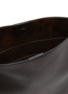 【PHOEBE PHILO】新作 GIG POUCH in khaki leather PHOEBE PHILO | GIG POUCH | KHAKI LEATHER