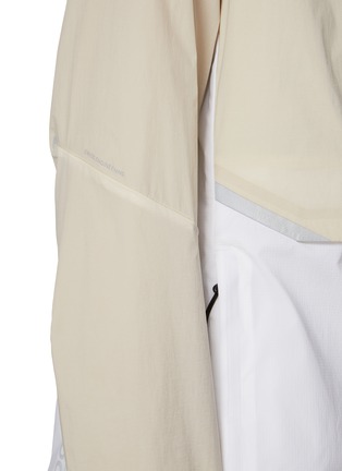  - ON - Core Train Jacket