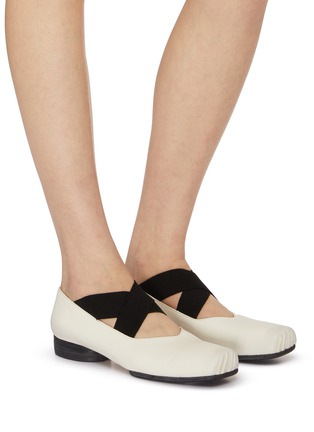 Figure View - Click To Enlarge - UMA WANG - Crisscross Elastic Band Leather Ballerina Flats