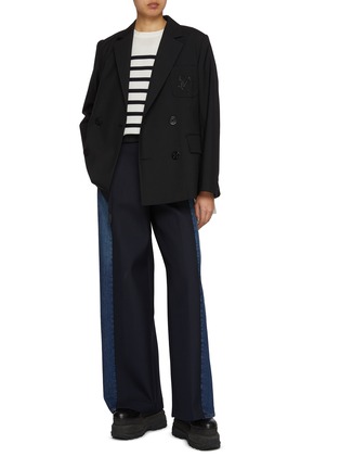 Figure View - Click To Enlarge - SACAI - Embroidered Logo Emblem Double Breasted Blazer