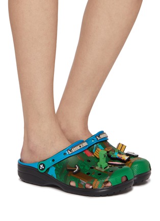 Figure View - Click To Enlarge - CROCS - x Minecraft Classic Clogs