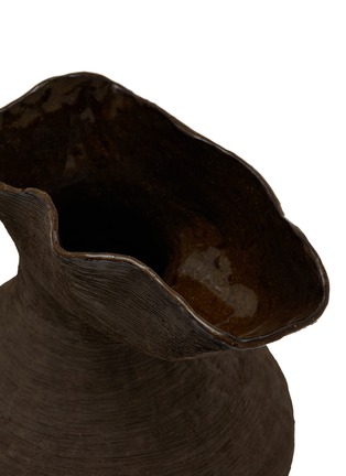 Detail View - Click To Enlarge - TANIA WHALEN CERAMICS - The Flutter Vessel — Brown