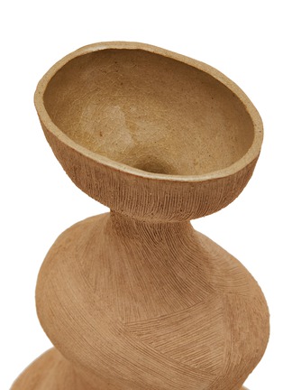 Detail View - Click To Enlarge - TANIA WHALEN CERAMICS - The Kapok Vessel — Tan