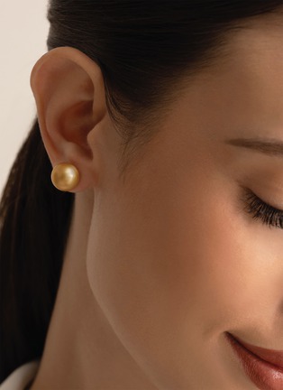 Detail View - Click To Enlarge - JEWELMER - Les Classiques Golden South Sea Pearl 18K Gold Stud Earrings