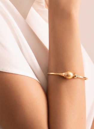 Detail View - Click To Enlarge - JEWELMER - Les Classiques Golden South Sea Pearl 18K Gold Bracelet