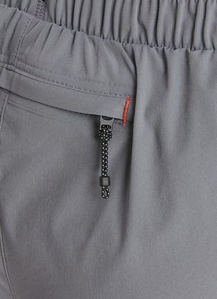  - SOAR RUNNING - Run Shorts