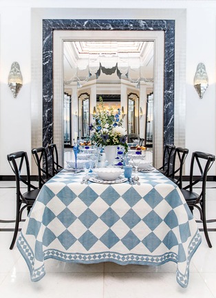 Detail View - Click To Enlarge - SUMMERILL & BISHOP - X Claridges Chequered Linen Tablecloth