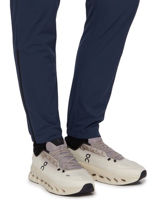 Figure View - Click To Enlarge - ON - Cloudtilt Low Top Men's Sneakers