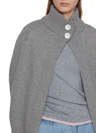  - NACKIYÉ - Roxalena Cashmere Wool Knit Cape