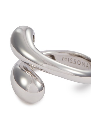 Detail View - Click To Enlarge - MISSOMA - X SAVISLOOK Rhodium Plated Sterling Silver Sculptural Crossover Ring