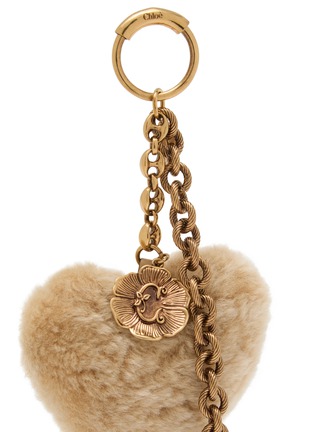Detail View - Click To Enlarge - CHLOÉ - Symbols Heart Shearling Brass Bag Charm