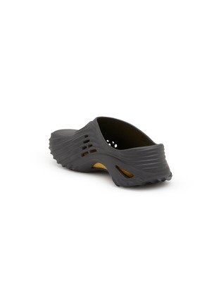  - CROCS - Echo Wave Clogs