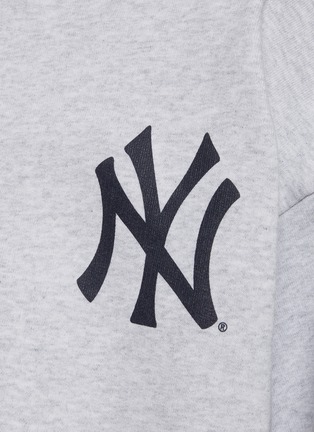  - SPORTY & RICH - Yankees Serif Zip Up Hoodie