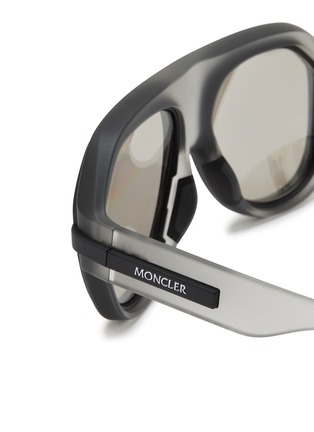 Detail View - Click To Enlarge - MONCLER EYEWEAR - Sport Injected Frame Pilot Sunglasses