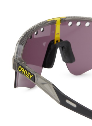 Detail View - Click To Enlarge - OAKLEY - Sutro Lite Sweep Injected Sunglasses