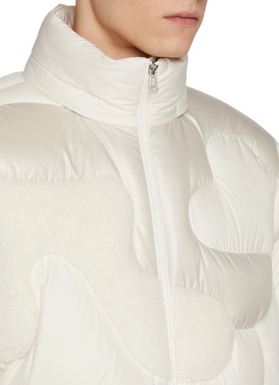 Detail View - Click To Enlarge - MONCLER - Candes Hooded Abstract Quilt Puffer Jacket