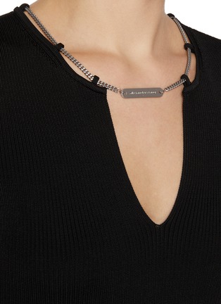  - ALEXANDERWANG - Nameplate Chain Detail Ribbed V-Neck Dress
