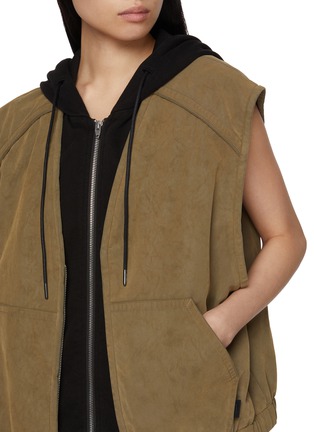  - JUUN.J - Essential Detachable Hood Layered Quilted Vest