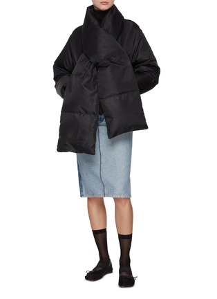 Figure View - Click To Enlarge - MM6 MAISON MARGIELA - Attached Scarf Padded Puffer Jacket