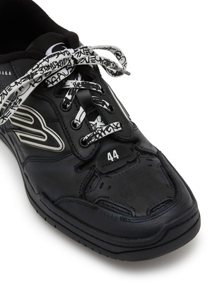 Detail View - Click To Enlarge - BALENCIAGA - Hamptons Worn Out Leather Men's Sneakers