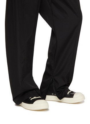 Figure View - Click To Enlarge - RICK OWENS  - Leather Low Top Sneakers