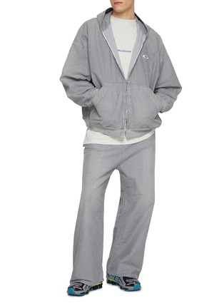 Figure View - Click To Enlarge - BALENCIAGA - Oversized Medium Wash Baggy Jeans