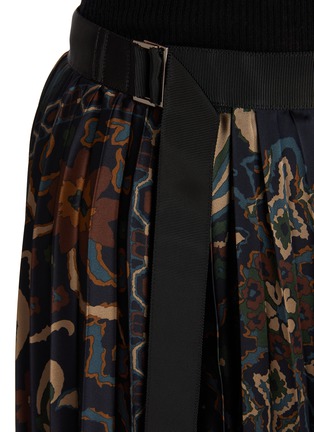  - SACAI - Floral Print Pleated Skirt