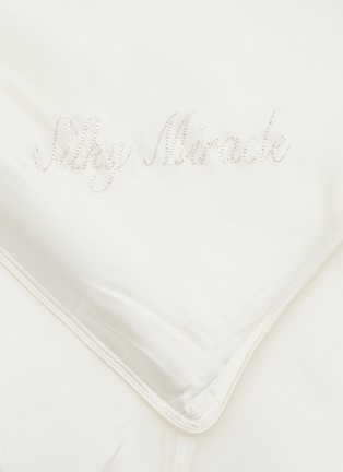 Detail View - Click To Enlarge - SILKY MIRACLE - Pure Four Season Queen Size Silk Duvet Filler — White