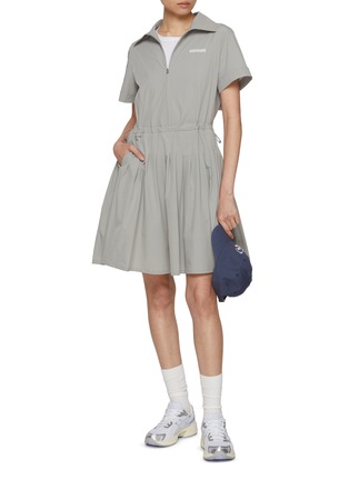 Figure View - Click To Enlarge - SOUTHCAPE - Zip Up Pleated Dress