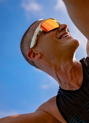Detail View - Click To Enlarge - CHAMELO - Music Shield HVL Lens Smart Glasses — White Frame/Fire Lenses