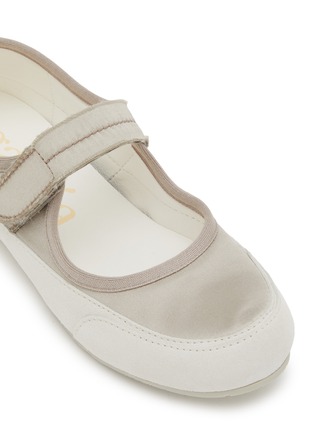 Detail View - Click To Enlarge - PEDRO GARCÍA - Polonia Silk Satin Sneakers