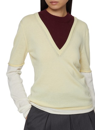  - CUDDLEUP - V-Neck Layered T-Shirt