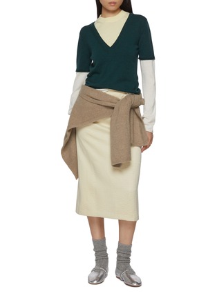 Figure View - Click To Enlarge - CUDDLEUP - V-Neck Layered T-Shirt
