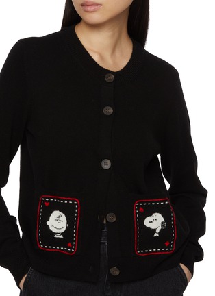  - CHINTI & PARKER - X Peanuts Snoopy & Charlie Brown Wool Cashmere Knit Cardigan