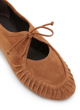 Detail View - Click To Enlarge - HEREU - Coveta Pleated Suede Loafers