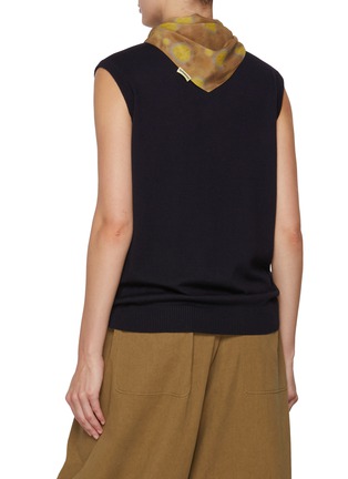 Back View - Click To Enlarge - FAFAMOON - Sleeveless Cotton Knit Polo Vest with Triangular Scarf