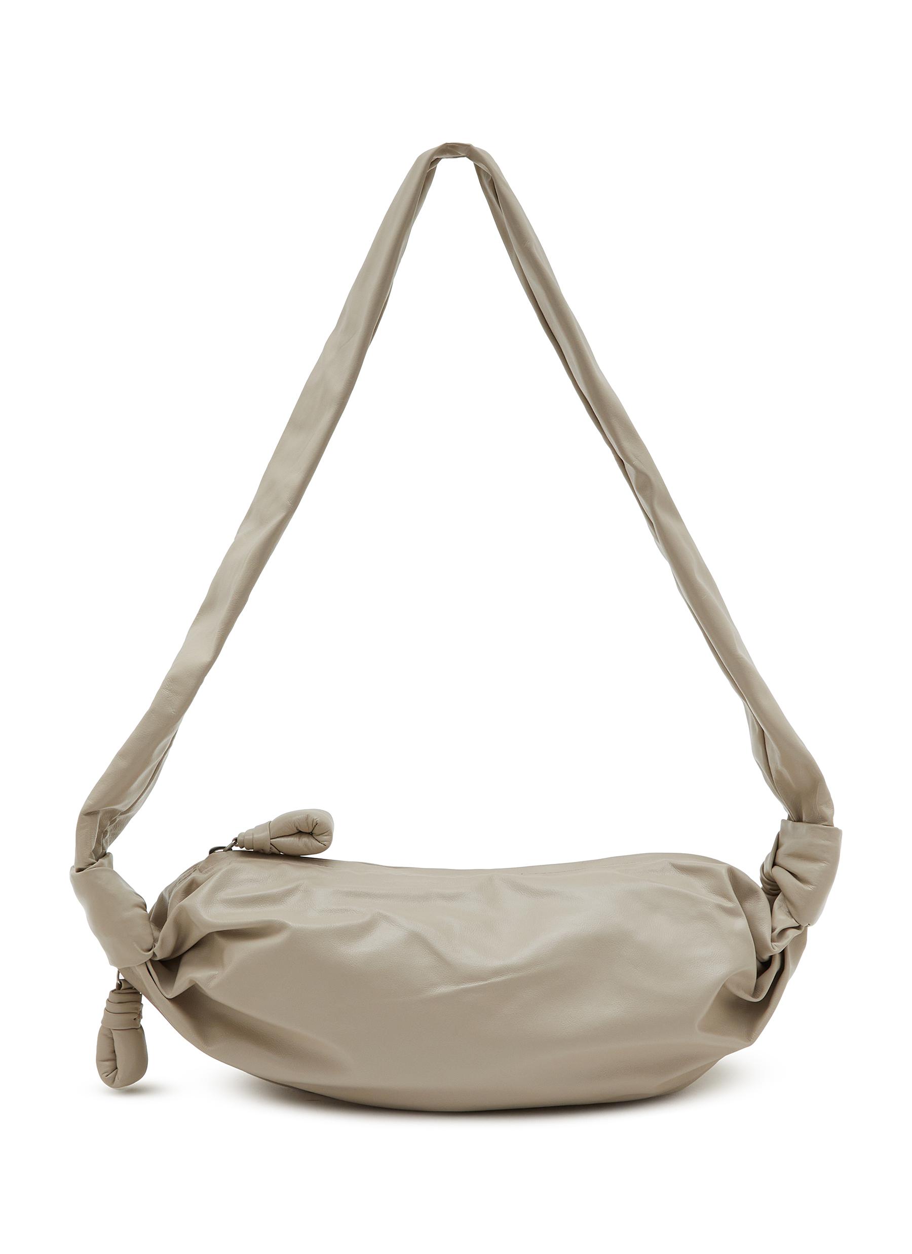 ◆LEMAIRE◆ トープ スモール Soft Croissant バッグ LEMAIRE | Small Soft Croissant Paper Leather Crossbody Bag